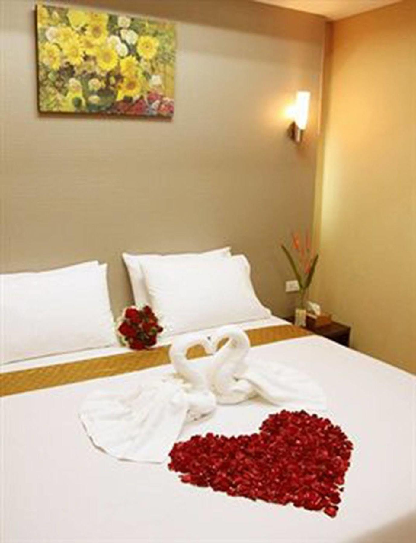 Visiting Card Hotel & Resort Bangkok Exterior photo